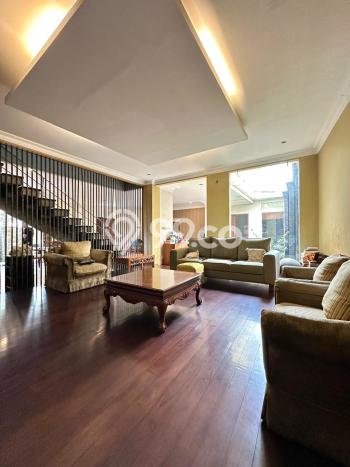 Siap Huni Hunian Elit 4 Kamar di Kebayoran Baru Dekat ke Mana Saja Siap Huni Hunian Elit 4 Kamar di Kebayoran Baru Dekat ke Mana Saja