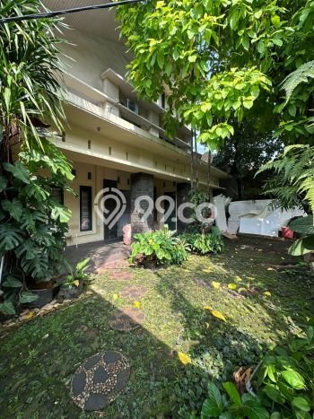 Ready to Use! Premium House LT 402m2 Desain Elegan di Senopati Ready to Use! Premium House LT 402m2 Desain Elegan di Senopati