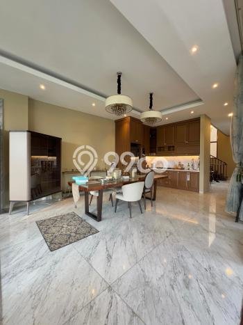 Rumah Elit Modern Siap Huni di Senayan Jakarta Selatan Rumah Elit Modern Siap Huni di Senayan Jakarta Selatan