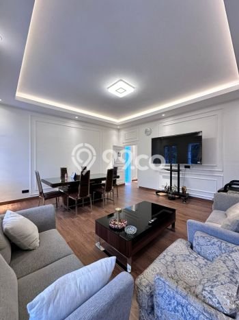 Siap Huni Rumah Mewah 5 Kamar di Kebayoran Baru Dekat ke Mana Pun Siap Huni Rumah Mewah 5 Kamar di Kebayoran Baru Dekat ke Mana Pun