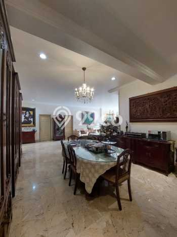 Jual Rumah Luas Megah Dengan View Eksklusif di Kemang, Jakarta Selatan Jual Rumah Luas Megah Dengan View Eksklusif di Kemang, Jakarta Selatan