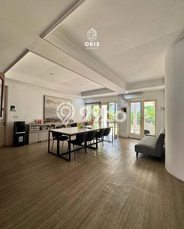 Hunian Eksklusif Siap Huni LT 912m2 di Kebayoran Baru, Jakarta Selatan Hunian Eksklusif Siap Huni LT 912m2 di Kebayoran Baru, Jakarta Selatan