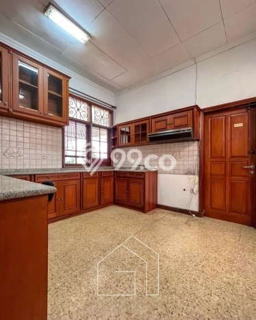 Hunian Elit LB 380m2 Siap Pakai Desain Elegan di Kemang, Jakarta Selatan Hunian Elit LB 380m2 Siap Pakai Desain Elegan di Kemang, Jakarta Selatan