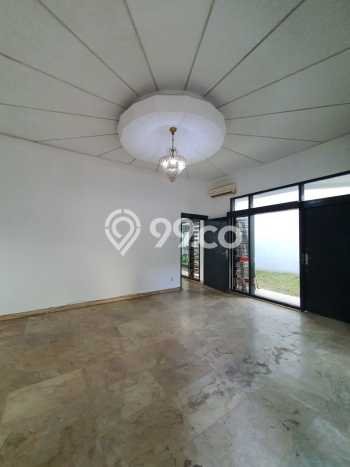 Ready to Use! Luxury House LT 704m2 Desain Elegan di Senopati Ready to Use! Luxury House LT 704m2 Desain Elegan di Senopati