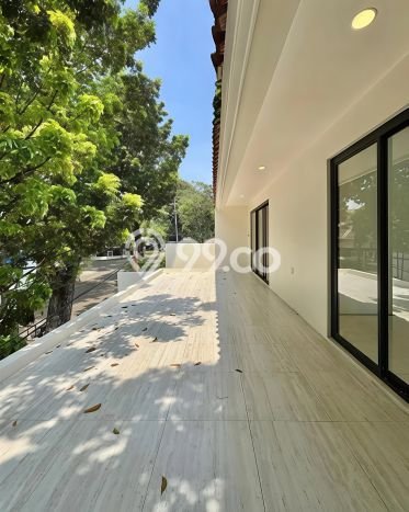 Hunian Mewah Siap Huni LT 469m2 di Kebayoran Baru, Jakarta Selatan Hunian Mewah Siap Huni LT 469m2 di Kebayoran Baru, Jakarta Selatan