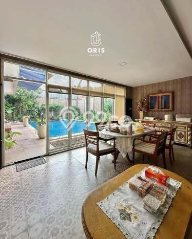 Hunian Mewah Dijual LT 1000m2 di Kebayoran Baru, Jakarta Selatan Hunian Mewah Dijual LT 1000m2 di Kebayoran Baru, Jakarta Selatan