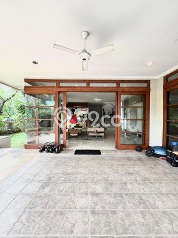 Rumah Luxury Modern Tanpa Renovasi di Kemang Jakarta Selatan Rumah Luxury Modern Tanpa Renovasi di Kemang Jakarta Selatan