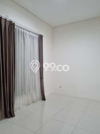 Disewakan! Rumah 3 Kamar Tidur &
2 Kamar Mandi di Soekarno Hatta, Malang Disewakan! Rumah 3 Kamar Tidur &
2 Kamar Mandi di Soekarno Hatta, Malang