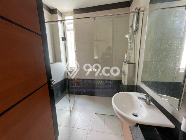 Hunian Mewah LB 300m2 Siap Pakai Desain Elegan di Tiban, Batam Hunian Mewah LB 300m2 Siap Pakai Desain Elegan di Tiban, Batam