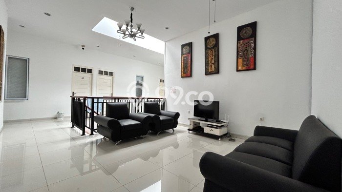 Rumah Elit LB 300m2 Siap Pakai Desain Elegan di Batam Centre, Batam Rumah Elit LB 300m2 Siap Pakai Desain Elegan di Batam Centre, Batam