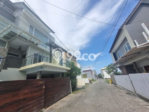 UNIT TERBATAS! Rumah area , 4 KT, LT 110m2m² LB 308m2m² UNIT TERBATAS! Rumah area , 4 KT, LT 110m2m² LB 308m2m²