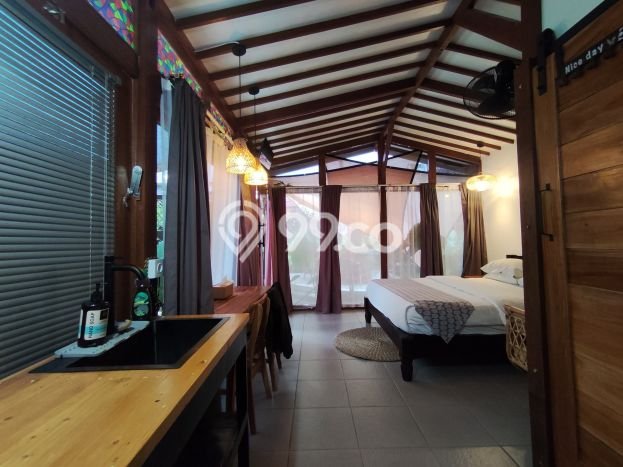 Disewakan! Rumah 2 Kamar Tidur &
2 Kamar Mandi di Kerobokan, Badung Disewakan! Rumah 2 Kamar Tidur &
2 Kamar Mandi di Kerobokan, Badung