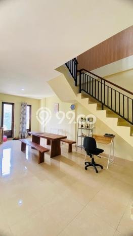 Rumah kawasan , 5 KM, Area Premium, LT 136m2m² LB 250m2m² Rumah kawasan , 5 KM, Area Premium, LT 136m2m² LB 250m2m²