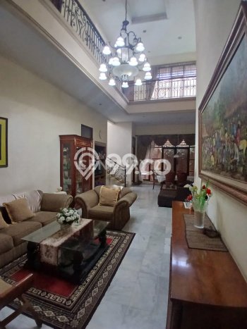 Ready to Use! Premium House LT 315m2 Desain Elegan di Pulomas Ready to Use! Premium House LT 315m2 Desain Elegan di Pulomas