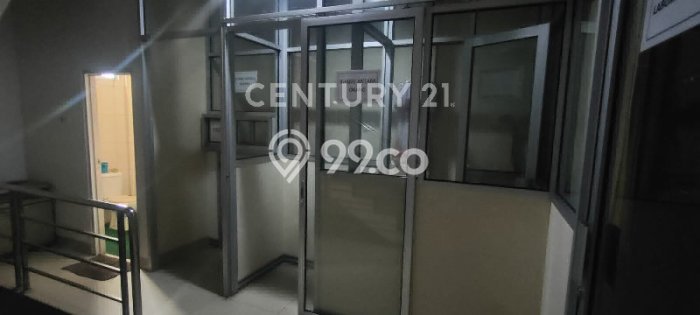Unit Ruko Dijual di Jakarta Selatan LT 74m2 & LB 126m2 Unit Ruko Dijual di Jakarta Selatan LT 74m2 & LB 126m2