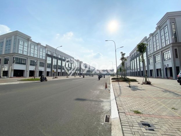 Lokasi Strategis! Dijual Ruko Bisnis di Kelapa Gading, Jakarta Utara Kondisi Baik Lokasi Strategis! Dijual Ruko Bisnis di Kelapa Gading, Jakarta Utara Kondisi Baik