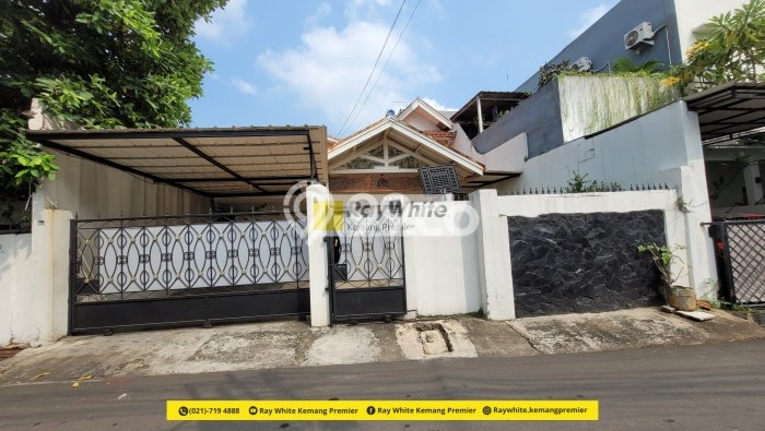 Rumah Elit LB 250m2 Siap Huni Desain Elegan di Duren Tiga, Jakarta Selatan Rumah Elit LB 250m2 Siap Huni Desain Elegan di Duren Tiga, Jakarta Selatan