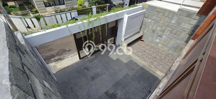 Rumah Strategis di BSD Griya Loka, Dekat BSD Griya Loka, Tangerang, Tangerang - 2 KT Rumah Strategis di BSD Griya Loka, Dekat BSD Griya Loka, Tangerang, Tangerang - 2 KT