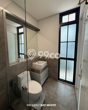 Rumah Elit LB 165m2 Siap Huni Desain Elegan di BSD City, Tangerang Rumah Elit LB 165m2 Siap Huni Desain Elegan di BSD City, Tangerang