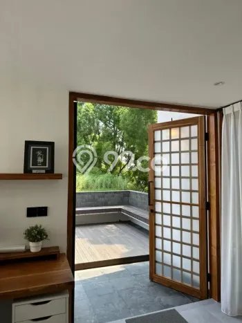 Rumah Mewah LB 280m2 Siap Pakai Desain Elegan di BSD, Tangerang Rumah Mewah LB 280m2 Siap Pakai Desain Elegan di BSD, Tangerang