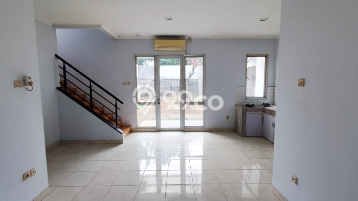 For Sale! Luxury House LT 216m2 Desain Elegan di BSD For Sale! Luxury House LT 216m2 Desain Elegan di BSD