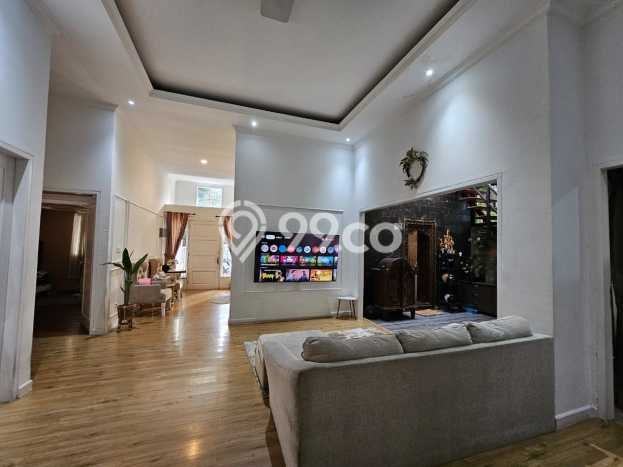 Rumah LT 198m² / LB 200m² di Lokasi BSD City, Tangerang Rumah LT 198m² / LB 200m² di Lokasi BSD City, Tangerang