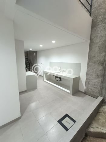 Dijual Rumah Mewah Megah Dengan View Eksklusif di Gading Serpong, Tangerang Dijual Rumah Mewah Megah Dengan View Eksklusif di Gading Serpong, Tangerang