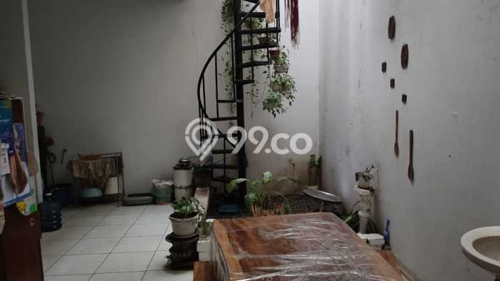 Jual Rumah Mewah Elegan Dengan View Cantik di Joglo, Jakarta Barat Jual Rumah Mewah Elegan Dengan View Cantik di Joglo, Jakarta Barat