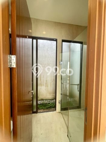Rumah LT 169m² Newly Renovated di Lokasi Prestisius BSD De Park, Tangerang Rumah LT 169m² Newly Renovated di Lokasi Prestisius BSD De Park, Tangerang