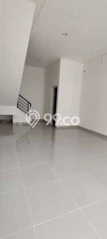 AREA PREMIUM! Ruko Disewakan di Gading Serpong, Luas 90m², Jalan Utama AREA PREMIUM! Ruko Disewakan di Gading Serpong, Luas 90m², Jalan Utama
