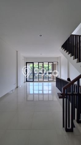 Ruko Kawasan BSD, Luas 146m², Kawasan Berkembang, Jalan Utama Ruko Kawasan BSD, Luas 146m², Kawasan Berkembang, Jalan Utama