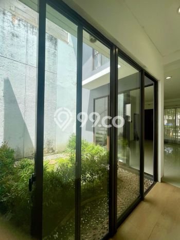 Rumah LT 169m² Newly Renovated di Lokasi Prestisius BSD De Park, Tangerang Rumah LT 169m² Newly Renovated di Lokasi Prestisius BSD De Park, Tangerang