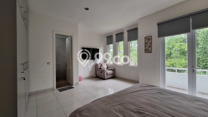 DIJUAL CEPAT! Rumah Asri di BSD The Green, Tangerang, LT 200m² Bangunan 198m² Bisa Nego! DIJUAL CEPAT! Rumah Asri di BSD The Green, Tangerang, LT 200m² Bangunan 198m² Bisa Nego!