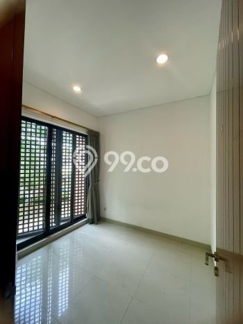 Rumah LT 169m² Newly Renovated di Lokasi Prestisius BSD De Park, Tangerang Rumah LT 169m² Newly Renovated di Lokasi Prestisius BSD De Park, Tangerang