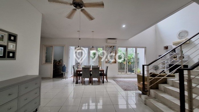 DIJUAL CEPAT! Rumah Asri di BSD The Green, Tangerang, LT 200m² Bangunan 198m² Bisa Nego! DIJUAL CEPAT! Rumah Asri di BSD The Green, Tangerang, LT 200m² Bangunan 198m² Bisa Nego!