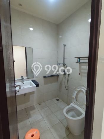 Disewakan! Rumah 3 Kamar Tidur &
2 Kamar Mandi di Galaxy, Bekasi Disewakan! Rumah 3 Kamar Tidur &
2 Kamar Mandi di Galaxy, Bekasi