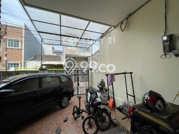 Dijual Rumah Premium dengan Fasilitas Sekitar Lengkap di Kebon Jeruk, Jakarta Barat Dijual Rumah Premium dengan Fasilitas Sekitar Lengkap di Kebon Jeruk, Jakarta Barat