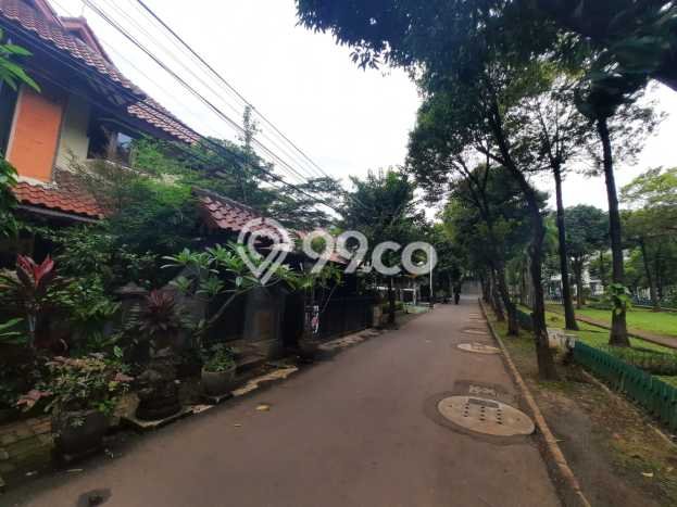 Hunian Mewah Siap Huni LT 312m2 di Kebayoran Baru, Jakarta Selatan Hunian Mewah Siap Huni LT 312m2 di Kebayoran Baru, Jakarta Selatan