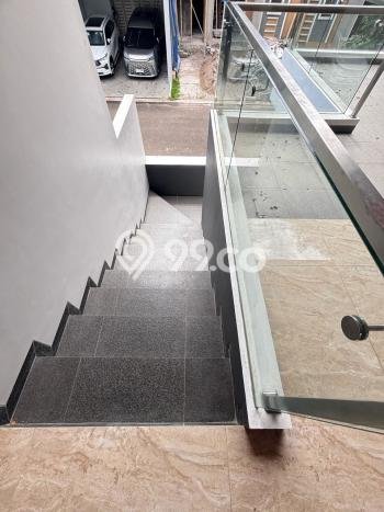 Rumah Elit Modern Tanpa Renovasi di BSD The Green Tangerang Rumah Elit Modern Tanpa Renovasi di BSD The Green Tangerang