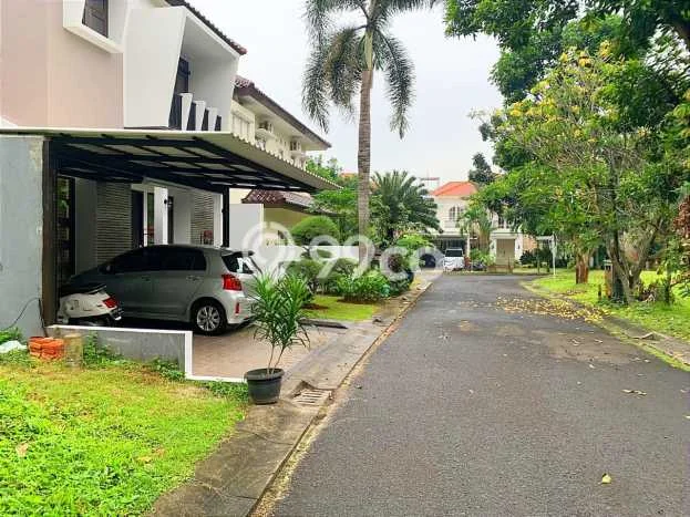 Rumah Mewah LB 200m2 Siap Pakai Desain Elegan di Bintaro, Tangerang Selatan Rumah Mewah LB 200m2 Siap Pakai Desain Elegan di Bintaro, Tangerang Selatan