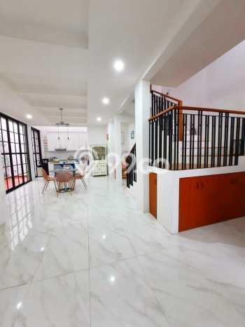 Rumah Minimalis 5 KT LT 114m2 di Graha Raya Rumah Minimalis 5 KT LT 114m2 di Graha Raya