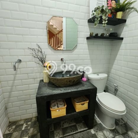 Rumah Elit LB 200m2 Siap Pakai Desain Elegan di Bintaro, Tangerang Selatan Rumah Elit LB 200m2 Siap Pakai Desain Elegan di Bintaro, Tangerang Selatan