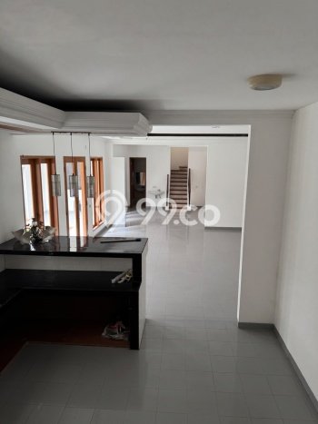 Hunian Mewah LB 340m2 Siap Pakai Desain Elegan di BSD The Green, Tangerang Hunian Mewah LB 340m2 Siap Pakai Desain Elegan di BSD The Green, Tangerang