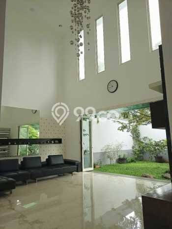 Rumah Mewah LB 750m2 Siap Pakai Desain Elegan di BSD Telaga Golf, Tangerang Rumah Mewah LB 750m2 Siap Pakai Desain Elegan di BSD Telaga Golf, Tangerang