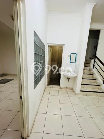 Ruko di Gading Serpong, Luas 270m², Jalan Strategis, Siap Operasional Ruko di Gading Serpong, Luas 270m², Jalan Strategis, Siap Operasional
