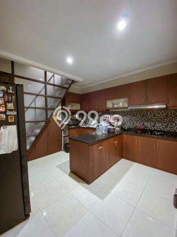 Jual Rumah Luas Megah Dengan View Cantik di Bintaro, Tangerang Selatan Jual Rumah Luas Megah Dengan View Cantik di Bintaro, Tangerang Selatan