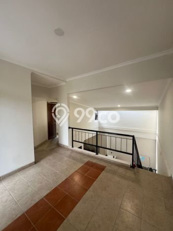 Rumah Strategis Modern Lb 130m2 di Pinang, Tangerang Rumah Strategis Modern Lb 130m2 di Pinang, Tangerang