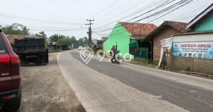 Unit Gudang Disewa Lokasi Panongan, Tangerang Spesifikasi Luas Bangunan 300m2 Unit Gudang Disewa Lokasi Panongan, Tangerang Spesifikasi Luas Bangunan 300m2