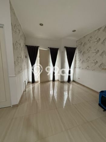 Rumah Mewah LB 127m2 Siap Pakai Desain Elegan di Duta Garden, Tangerang Rumah Mewah LB 127m2 Siap Pakai Desain Elegan di Duta Garden, Tangerang