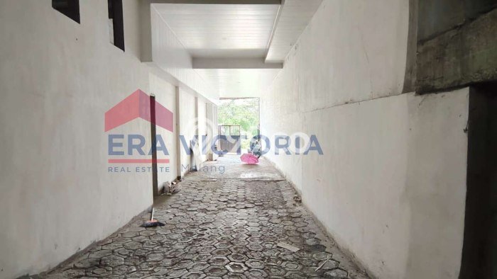 Dijual Kost di Pakis, Malang, 35 KT, 35 KM, Luas 1850m2 Dijual Kost di Pakis, Malang, 35 KT, 35 KM, Luas 1850m2